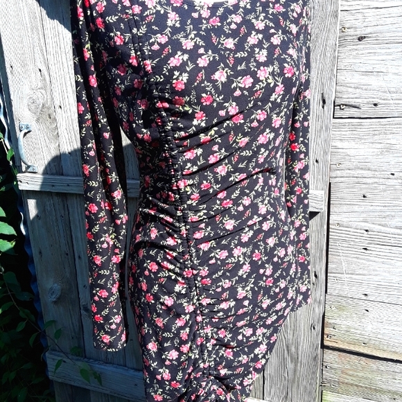Almost Famous Dresses & Skirts - Almost Famous Flowered Bodycon Dress Juniors